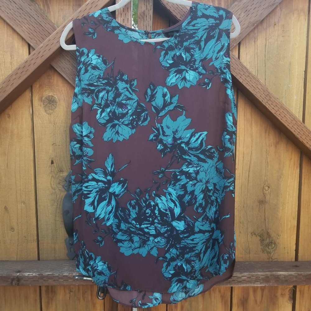 NWOT Who What Wear shell sheer floral top